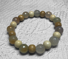 Load image into Gallery viewer, Glass and Wood Beaded Bracelet
